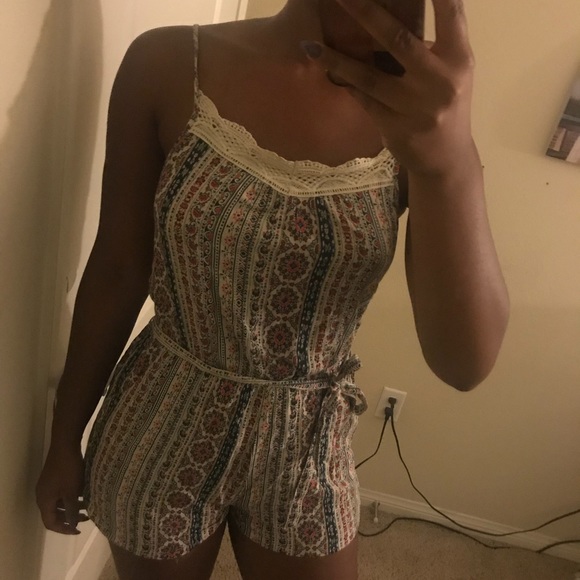 Romper - Picture 2 of 3